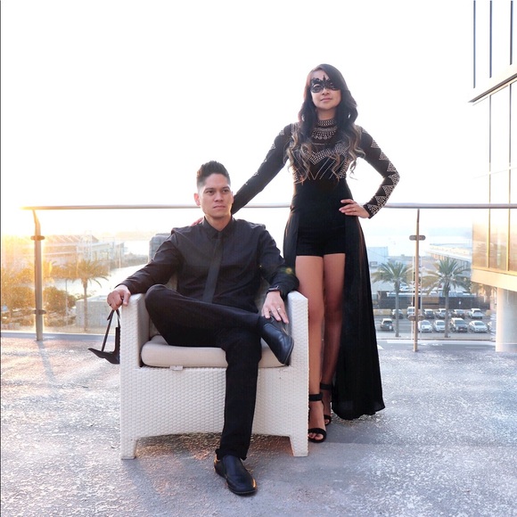 Instagram @partyof4sometimes2 - Picture 7 of 12